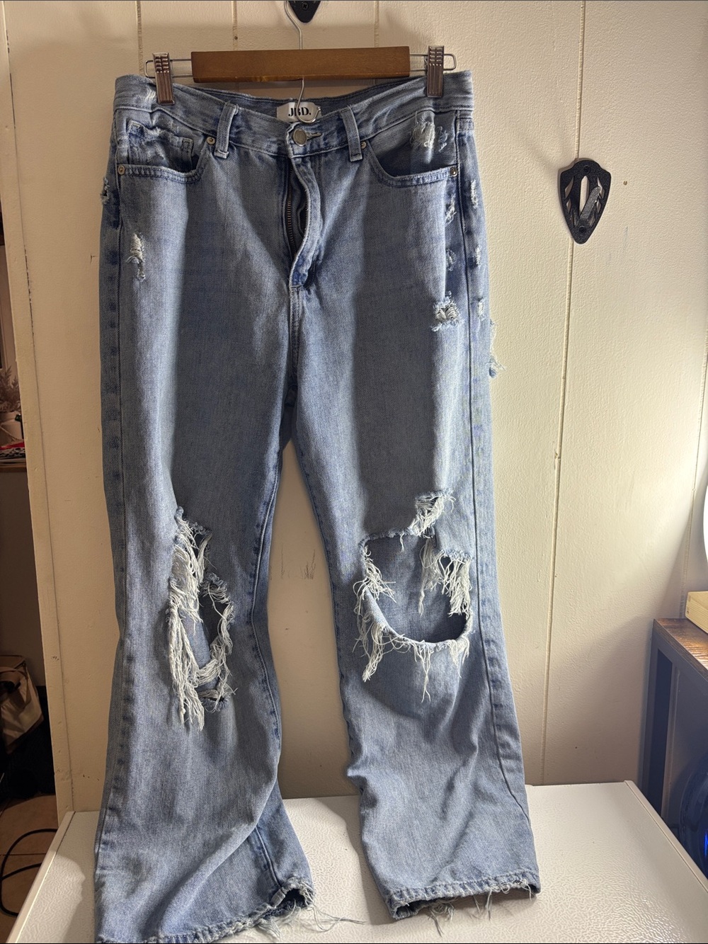 528 - Light Blue Distressed Women’s Jeans